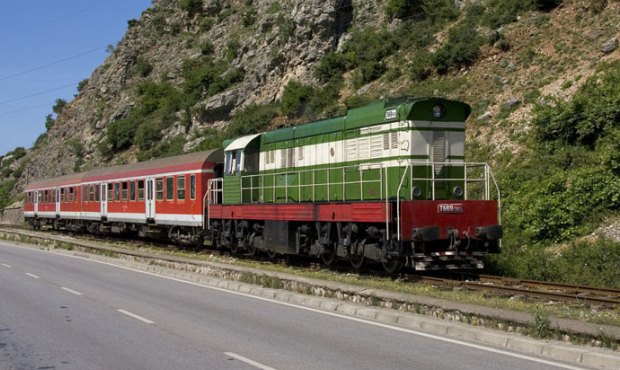 Vijojne problemet me hekurudhen Tirane-Durres-Rinas: Ndryshon marreveshja me BERZH
